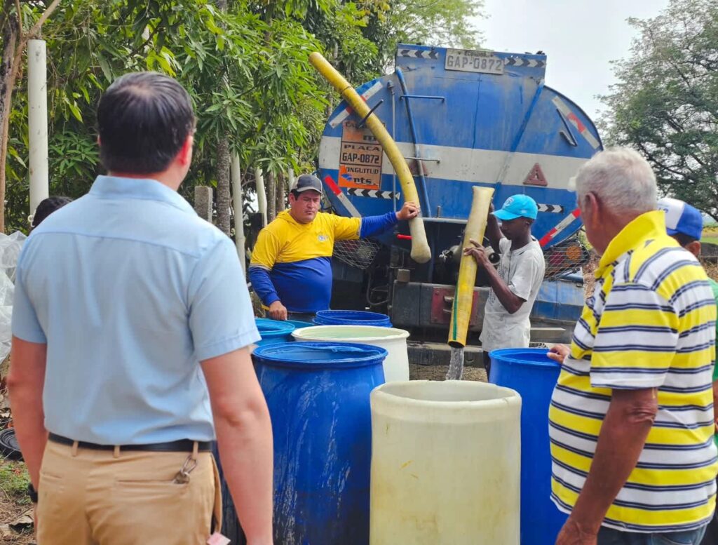 Distribución emergente de agua potable en comunidades rurales vulnerables